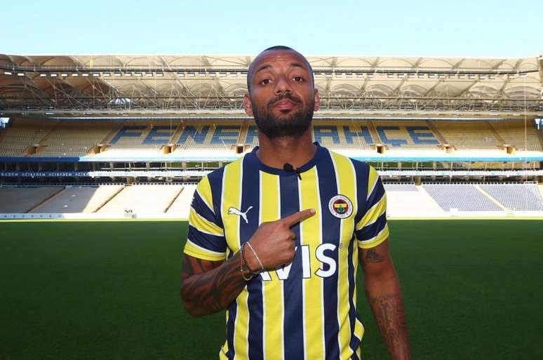 João Pedro é anunciado como reforço do Fenerbahçe (Divulgação/Fenerbahçe)