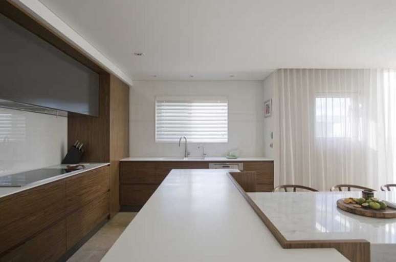 27. Corian branco para cozinha planejada – Foto Houzz