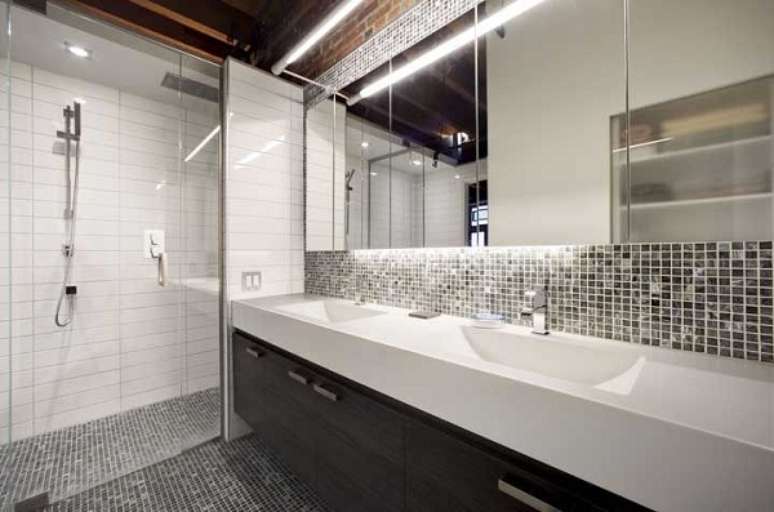19. Banheiro com pedra corian &ndash; Foto Houzz