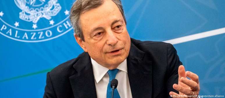 Draghi renunciou após três partidos de sua ampla coalizão retirarem apoio ao governo