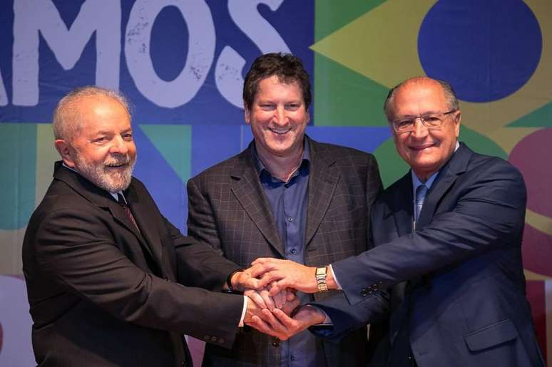 Jilmar Tatto (centro) mostrou confiança na chapa Lula e Alckmin