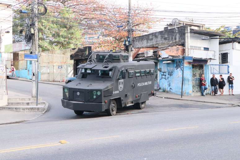 As Polícias Militar e Civil iniciaram na madrugada desta quinta-feira, 21 de julho de 2022, uma operação conjunta no Complexo do Alemão, na zona norte do Rio de Janeiro, para combater o roubo de veículos, de cargas e a bancos