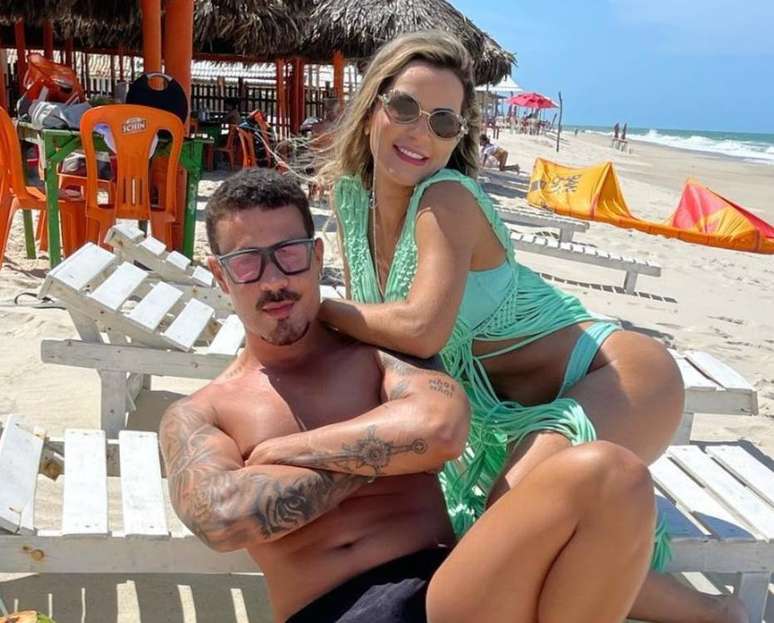 Amizade de Carlinhos Maia e Deolane tem sido criticada por fãs do humorista.