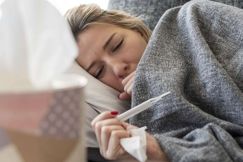 A melhor maneira de descobrir se uma infecção ocorreu por covid ou outros vírus é fazendo um teste