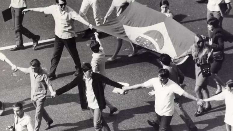 Uma das manifesta&ccedil;&otilde;es estudantis ocorridas em 1968 contra o regime militar