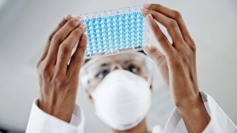 Os avan&ccedil;os no campo da biotecnologia podem ser revolucion&aacute;rios, mas tamb&eacute;m catastr&oacute;ficos