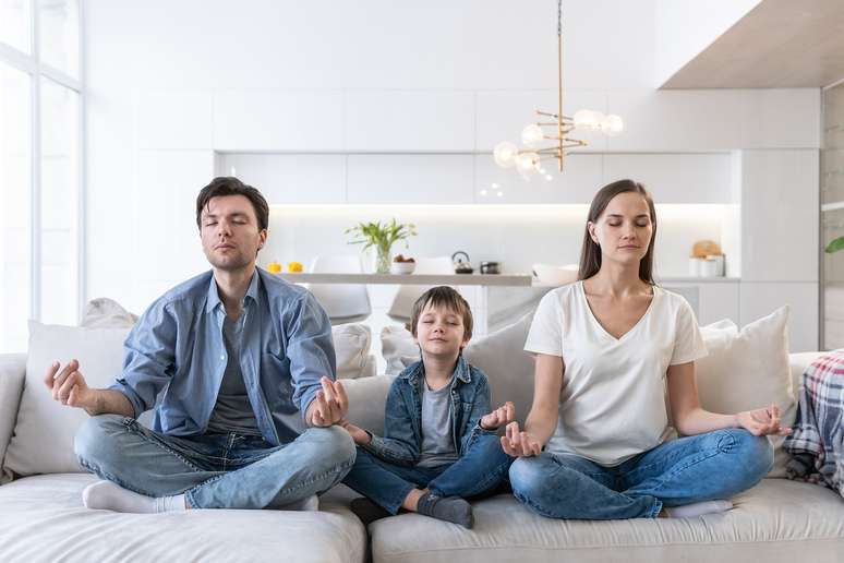 Meditação é ótima opção de atividade em família