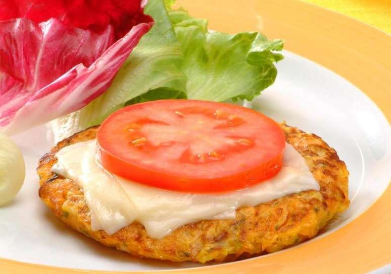 Hambúrguer de cenoura – Foto: Guia da Cozinha