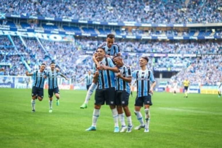 Diego Souza fez um golaço no jogo (Foto: Lucas Uebel/Grêmio FBPA)