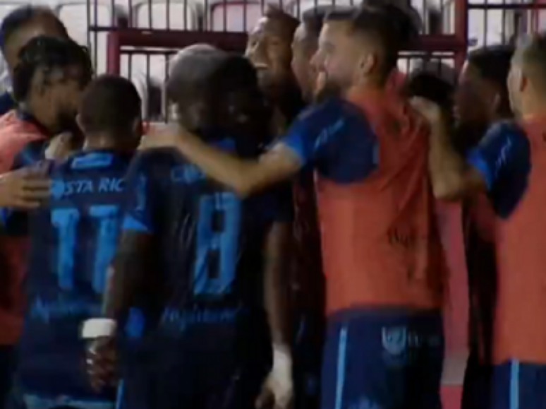 Londrina venceu de virada fora de casa (Foto: Reprodução/SporTV)