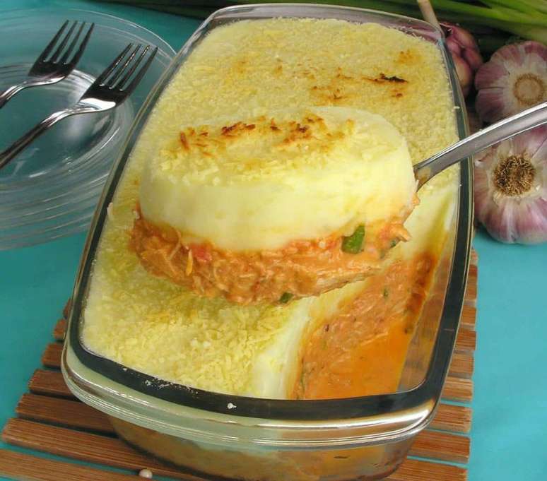 Escondidinho de frango (Reprodu&ccedil;&atilde;o / Guia da Cozinha)