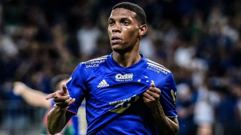 Cruzeiro recebe proposta de empréstimo pelo atacante Wesley