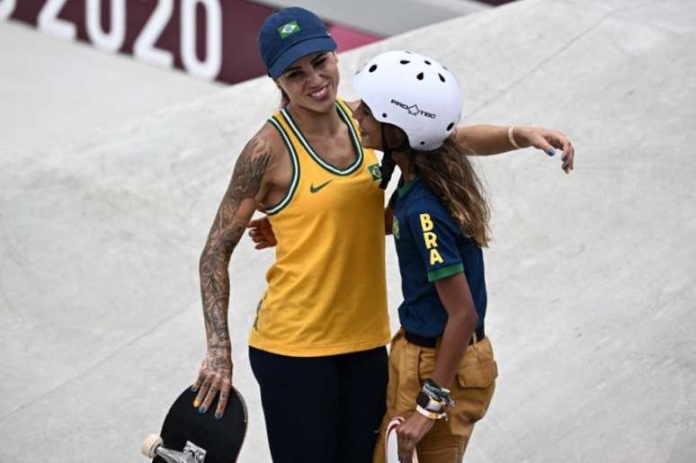 Conheça a dupla do skate park que é esperança de medalha do