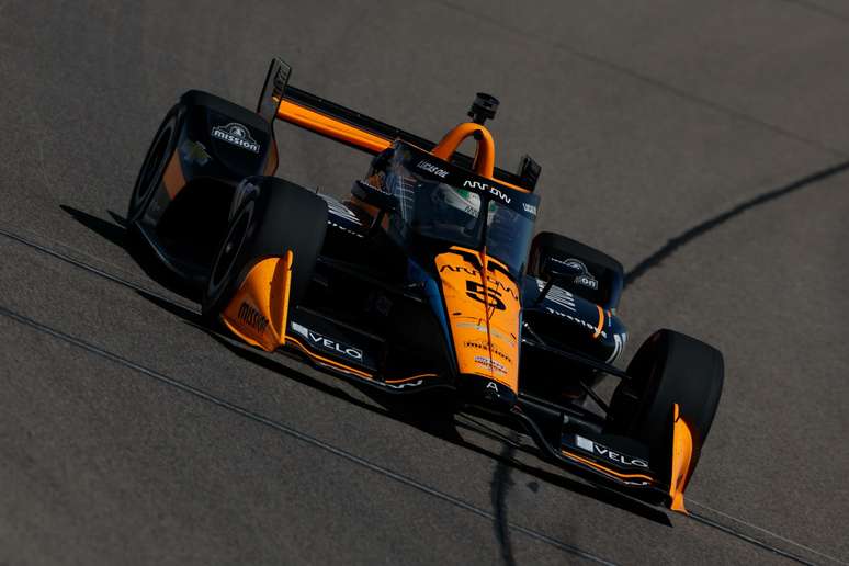 Pato O’Ward terminou GP de Iowa 1 em segundo 