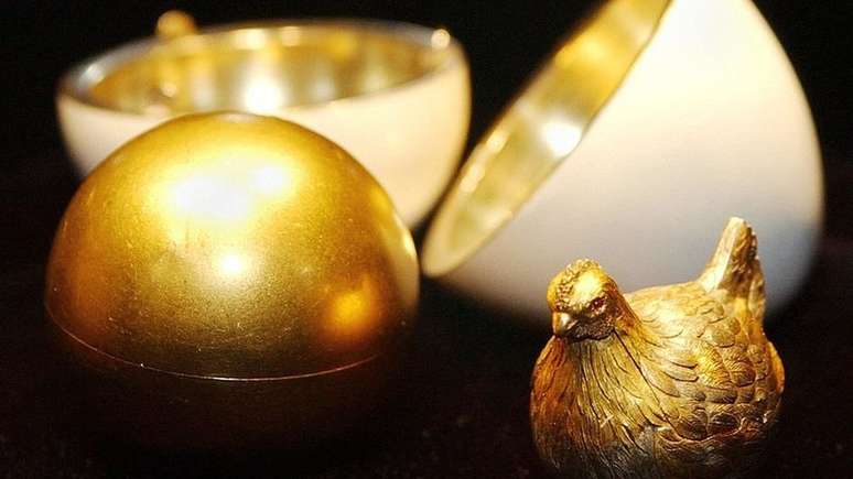 "Ovo de Galinha" foi o primeiro ovo feito por Fabergé para a família real russa