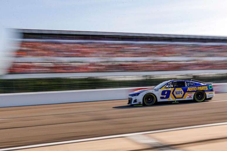 Chase Elliott cruzou a linha de chegada em terceiro, mas venceu etapa da Nascar em Pocono 