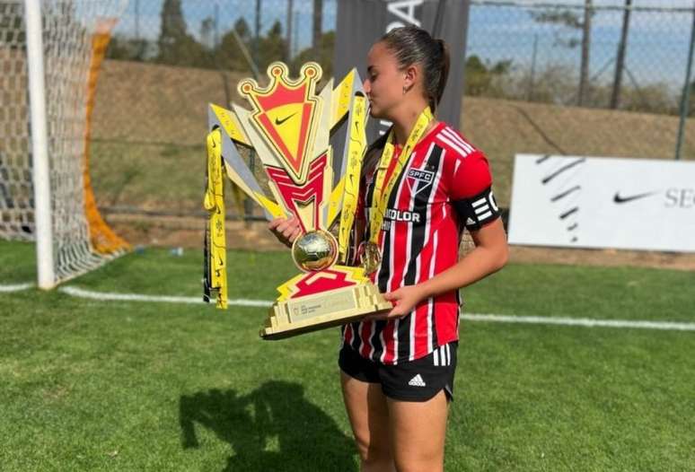 Capitã do São Paulo na conquista da Nike Premier Cup Sub-17