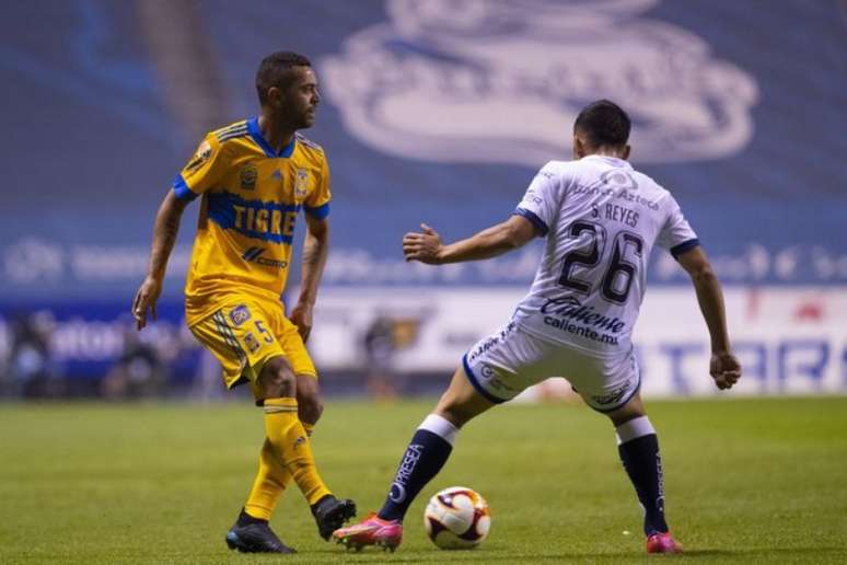 Rafael Carioca em ação pelo Tigres (Foto: Divulgação/Tigres)