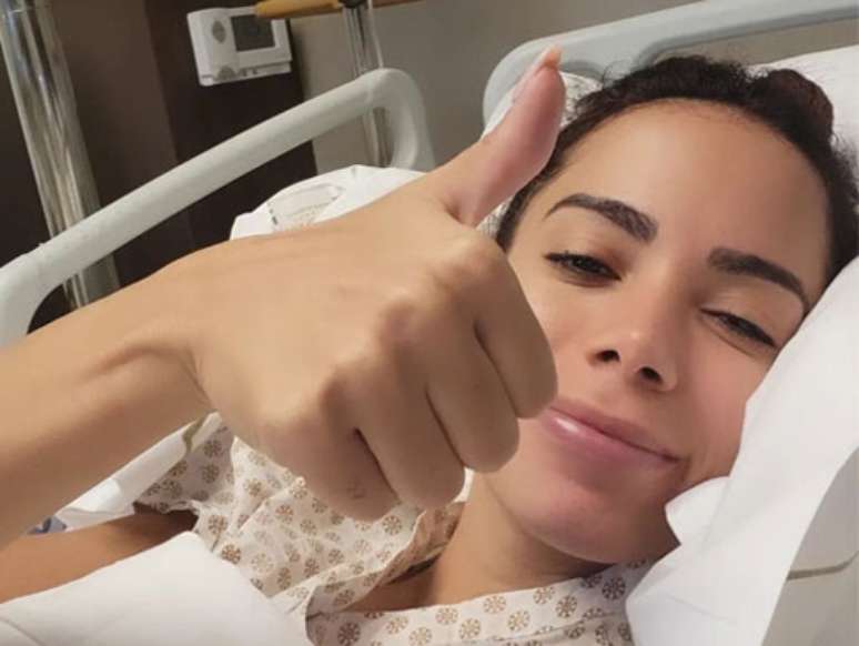 Anitta publicou série de stories mostrando detalhes de exame que fez