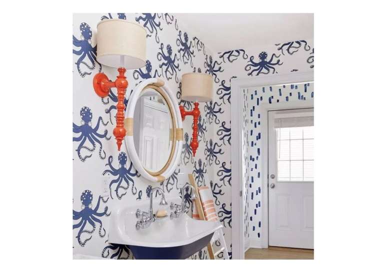 Diga ol&aacute; ao coral! Este tom feliz est&aacute; em casa em um banheiro praiano e fica lindo combinado com os polvos azuis neste projeto.