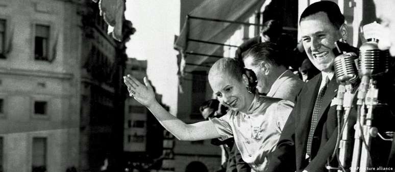 Eva Perón ao lado do marido, o presidente Juan Perón: ela se tornou primeira-dama aos 27 anos, e morreu aos 33