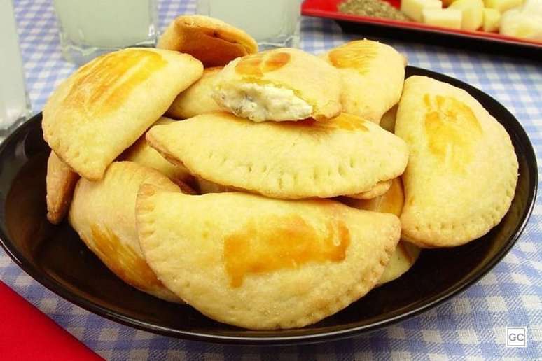 Pastel assado com três queijos | Foto: Guia da Cozinha