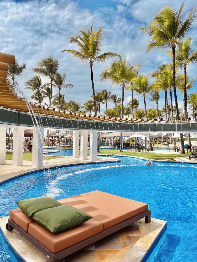 Cantinho novo na piscina do resort.