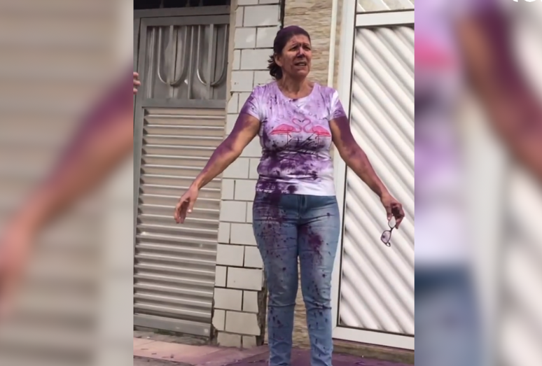 O pó colorido encobriu uma mulher que estava presente no chá de revelação 