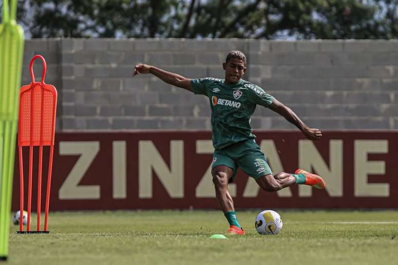 John Kennedy durante treinamento do Fluminense no CT Carlos Castilho (Foto: Marcelo Gonçalves/Fluminense FC)