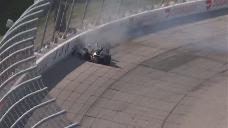 Josef Newgarden no muro em Iowa 