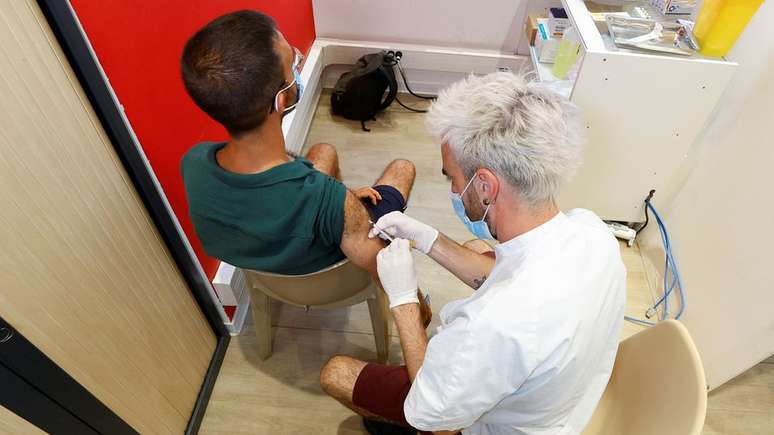 Vacinação contra o monkeypox já está acontecendo em alguns países do Hemisfério Norte