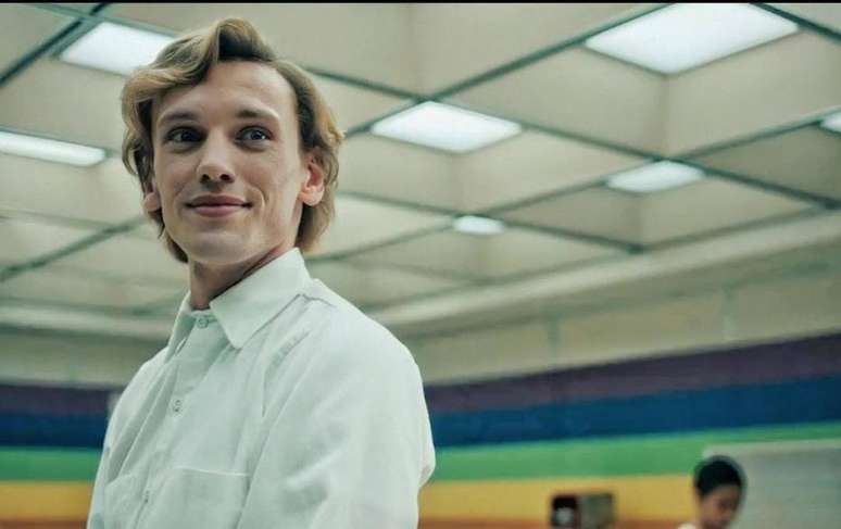 O ator Jamie Bower revela estar limpo há mais de sete anos.