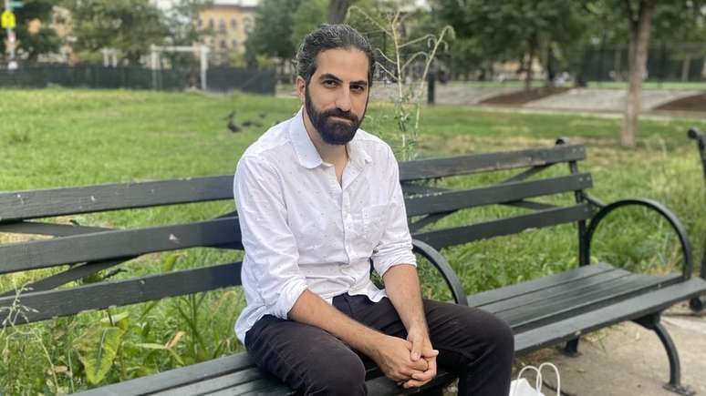 Sasan Kasravi perdeu emprego e v&ecirc; 'falhas sist&ecirc;micas' na economia