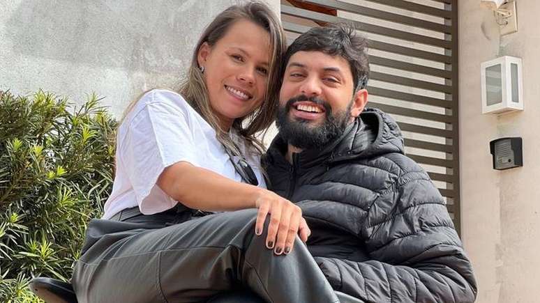 Elder sonha em conquistar cada vez mais independ&ecirc;ncia. Durante o processo de recupera&ccedil;&atilde;o, ele recebe o apoio intenso da esposa