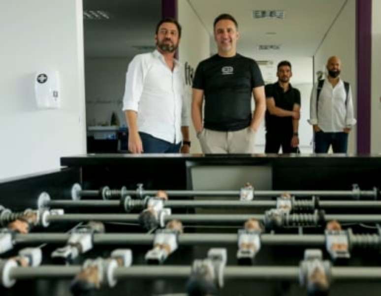 Duílio ao lado do técnico do Corinthians, Vítor Pereira (Foto: Rodrigo Coca/Ag.Corinthians)