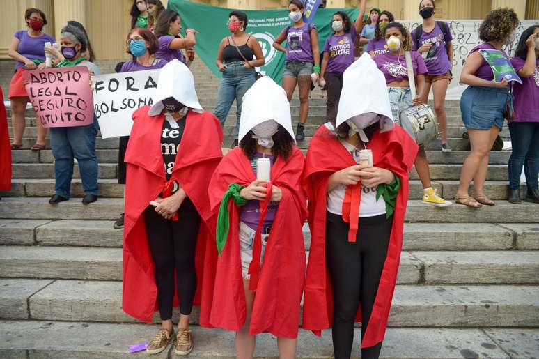 Manifestação de luta pela legalização do aborto na ALERJ, no Rio de Janeiro (RJ), em 2020