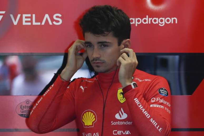 Charles Leclerc vence primeira sessão de treinos livres em