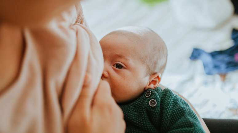 O leite materno promove desde sistemas imunológicos mais robustos até o desenvolvimento cognitivo e a saúde a longo prazo