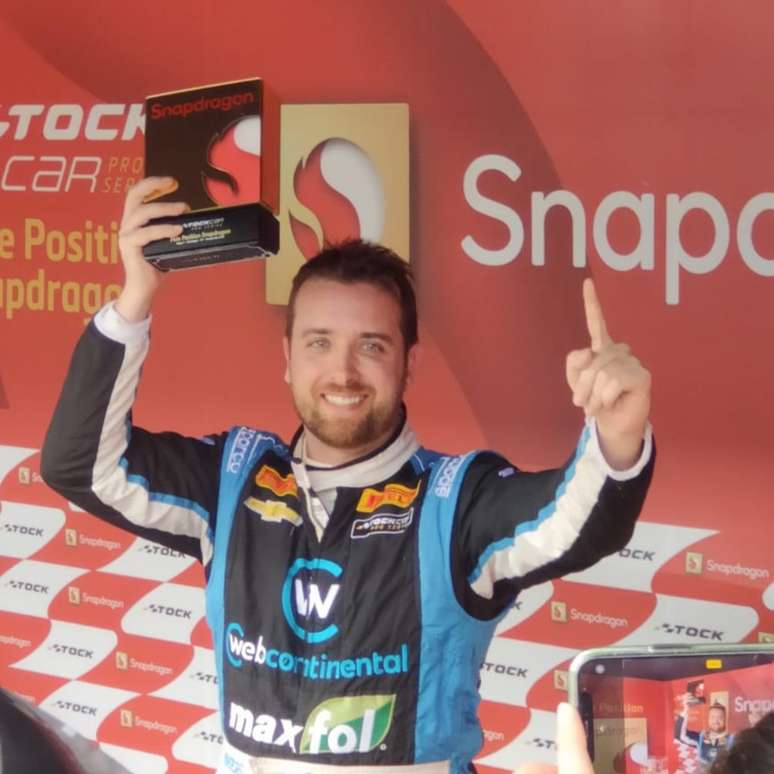 Felipe Lapenna ficou com o troféu do pole