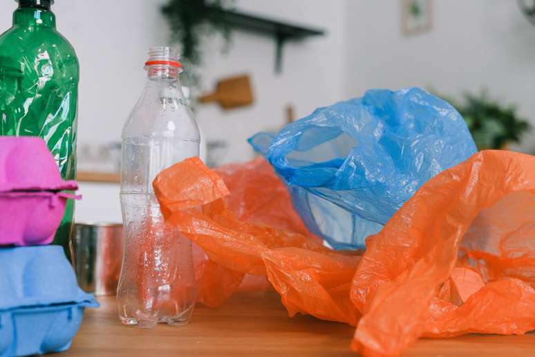 Falta uma legislação mais específica sobre o uso de plástico no Brasil, dizem especialistas