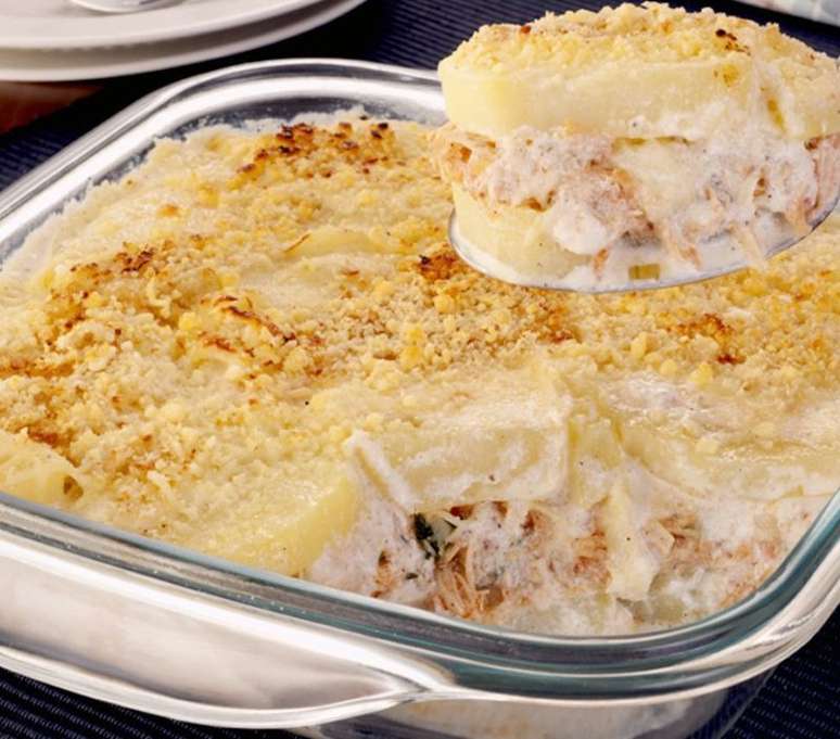 Batata em camadas com frango desfiado (Reprodu&ccedil;&atilde;o / Guia da Cozinha)