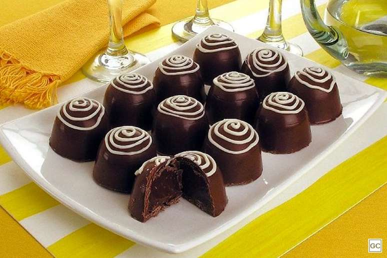 Bombom de brigadeiro &ndash; Foto: Guia da Cozinha