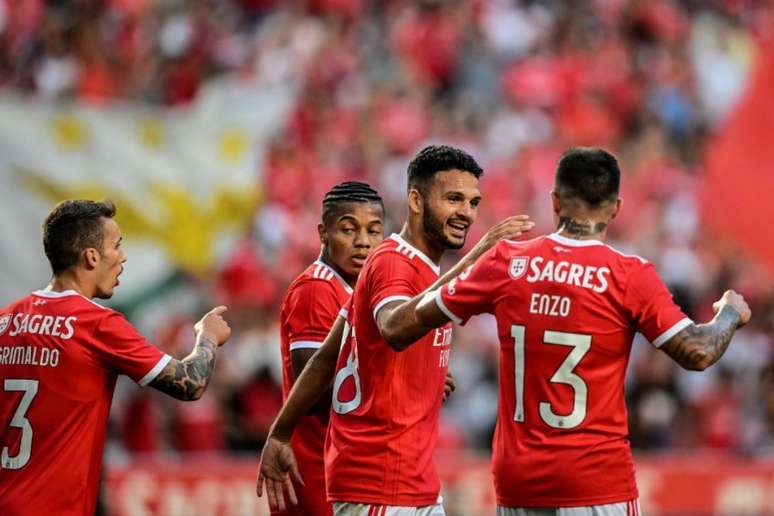Benfica goleia Midtjylland na partida em Lisboa (PATRICIA DE MELO MOREIRA/AFP)