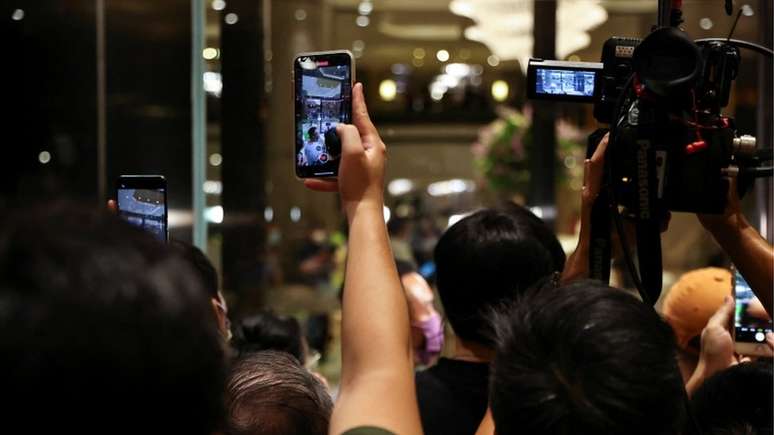 Entorno do hotel em que Pelosi ficou em Taipei ficou movimentado, inclusive de manifestantes