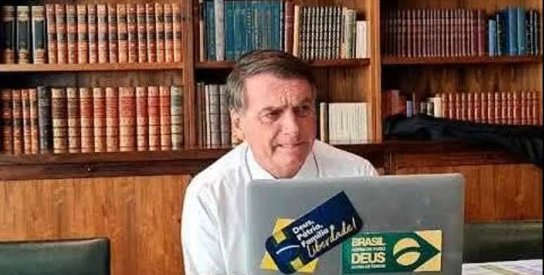 Bolsonaro dá entrevista para Rádio Guaíba