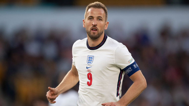 O capitão da Inglaterra, Harry Kane, ganha significativamente mais do que sua contraparte feminina