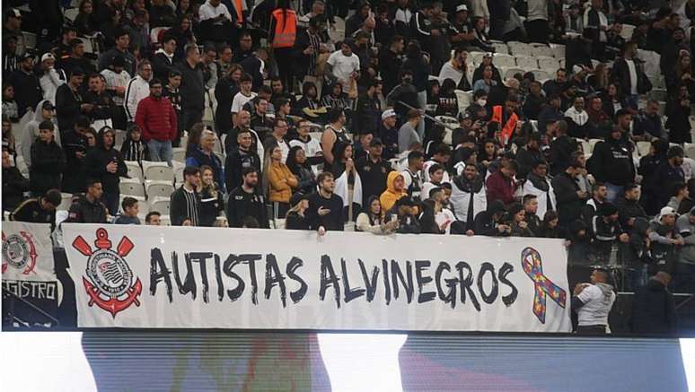 Autistas alvinegros formam a primeira torcida somente com pessoas diagnosticadas com TEA