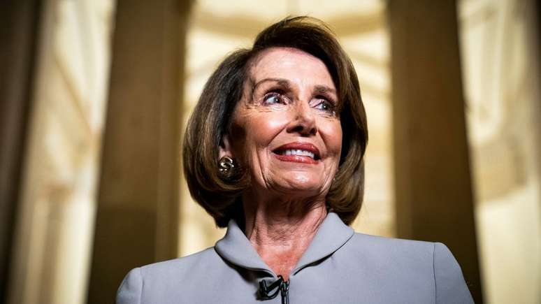 A presidente da Câmara dos Deputados dos EUA, Nancy Pelosi, é a segunda na linha de sucessão para a Presidência do país