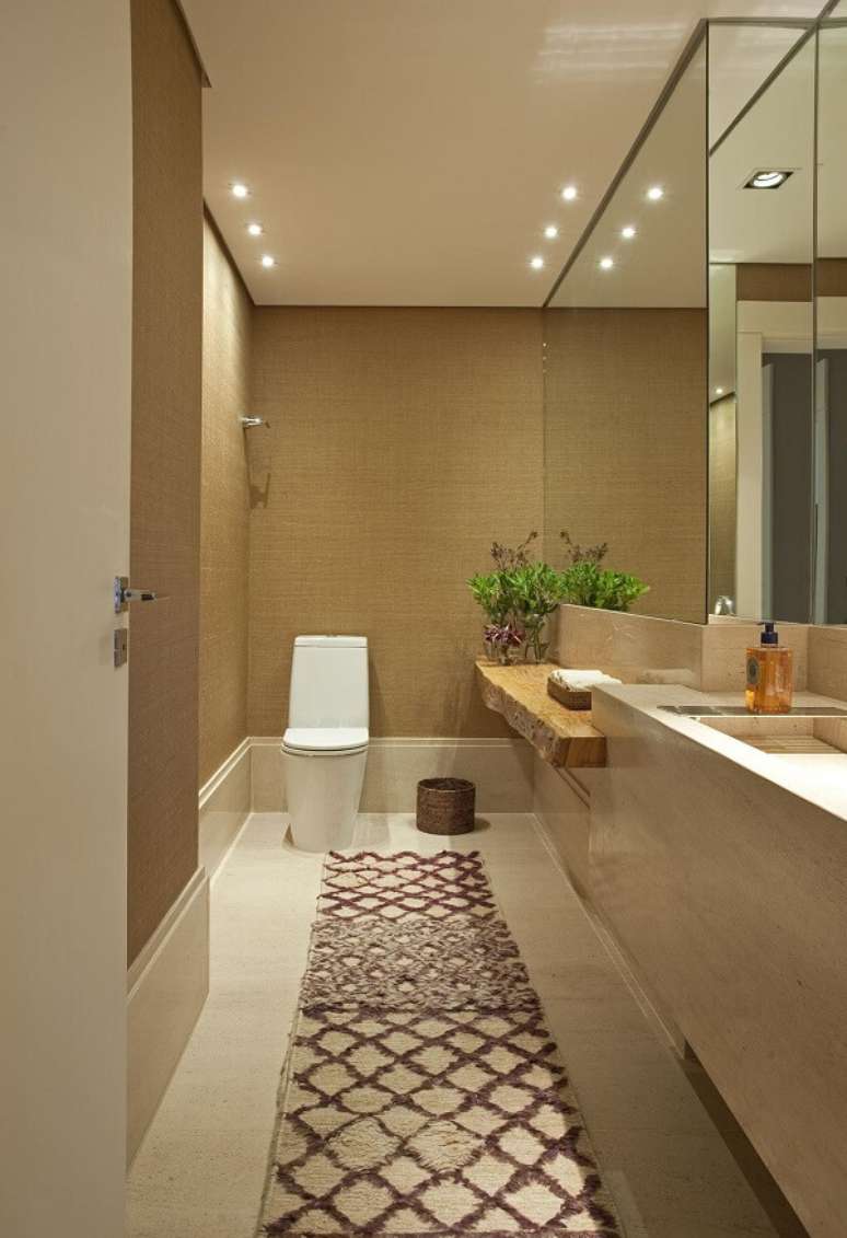 48. Banheiro bege pequeno e charmoso &ndash; Foto Patricia Covolo