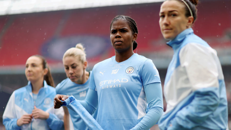 Jogadores do time feminino do Manchester City recebem muito menos do que a seção masculina
